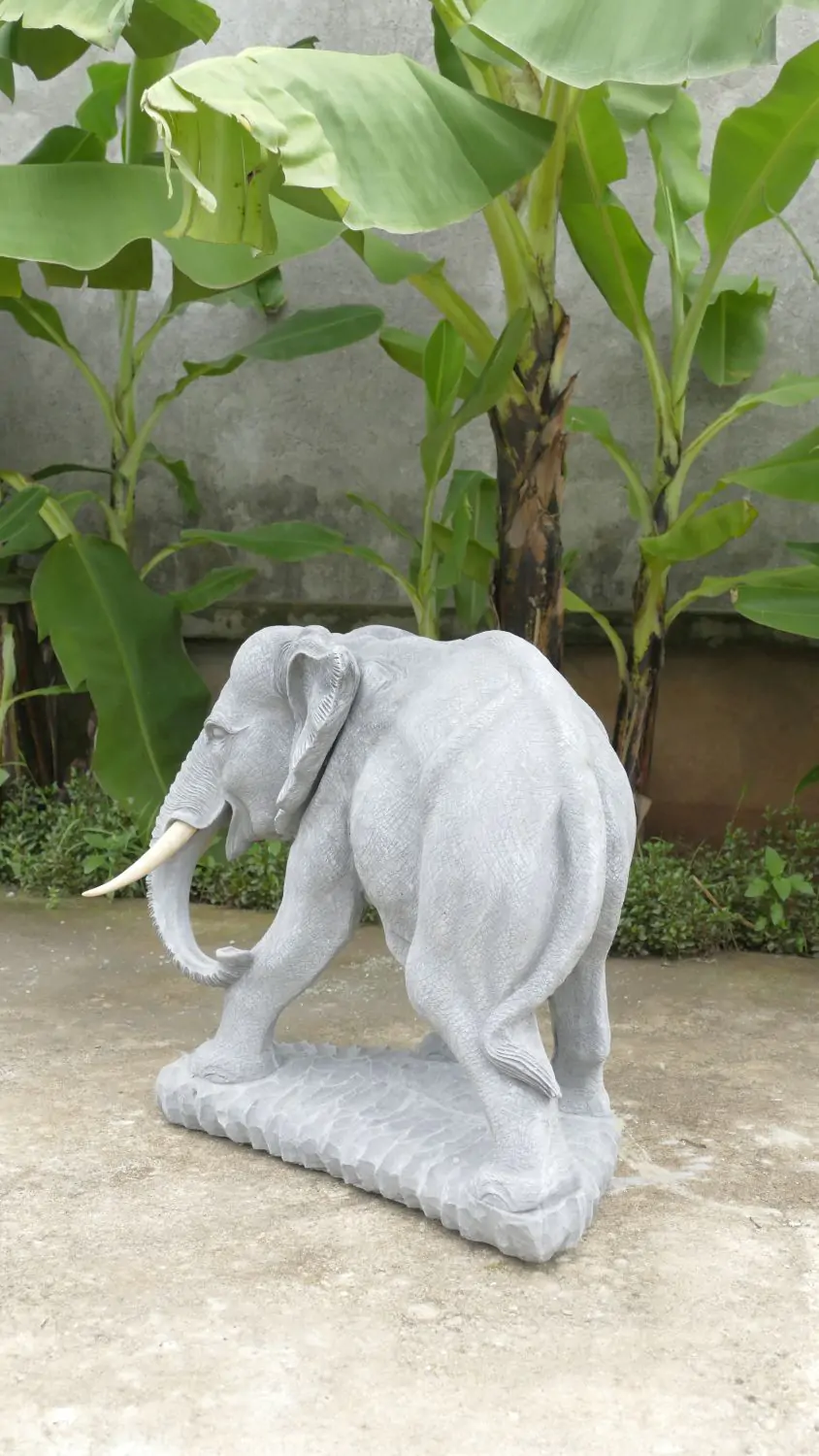  Product image 4 of the product “Rajah - Elephant, looking right, 63 cm L | cast stone ”